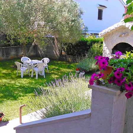 Apartman Burmeta