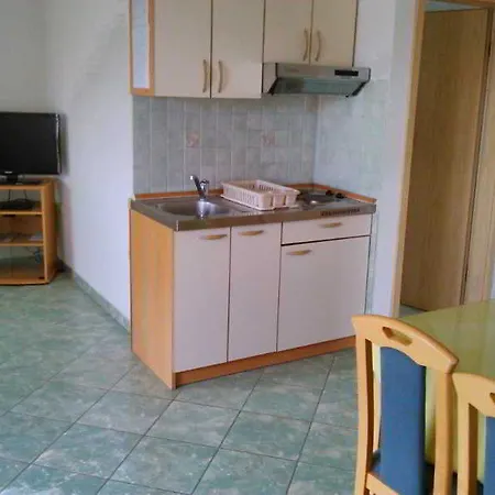 Burmeta Apartment *