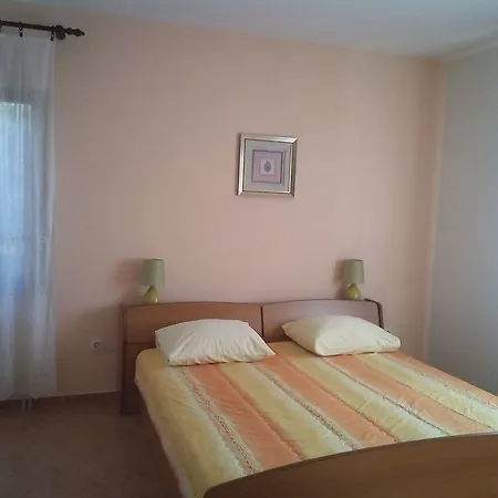 Apartment Burmeta *
